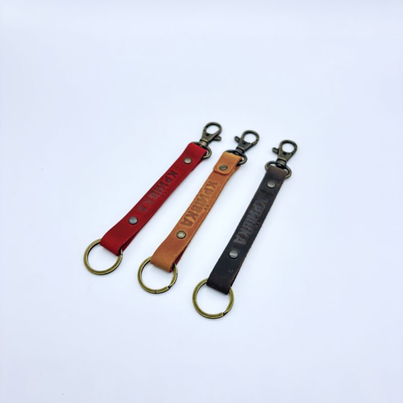 Брелок шкіряний Криївка з кабіном